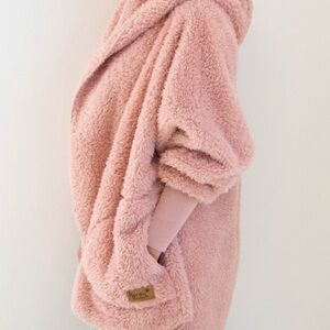Nordick Beach Plush Teddy Jacket in Soft Pink